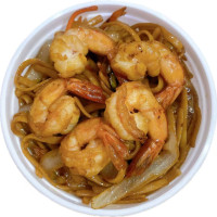 Tallarines fritos con gambas