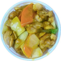 Pollo salteado con salsa curry